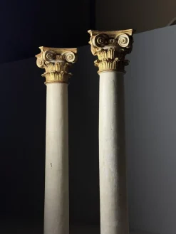 Pamono Columns with Gilded Capitals, 18th Century, Set of 2> Pedestals And Columns