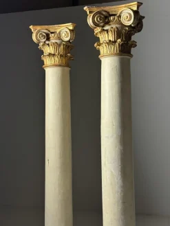 Pamono Columns with Gilded Capitals, 18th Century, Set of 2> Pedestals And Columns