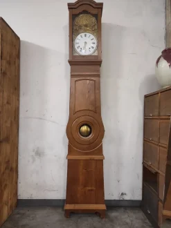 Pamono Comtoise Clock in Fir and Hammered Brass from Befos> Clocks