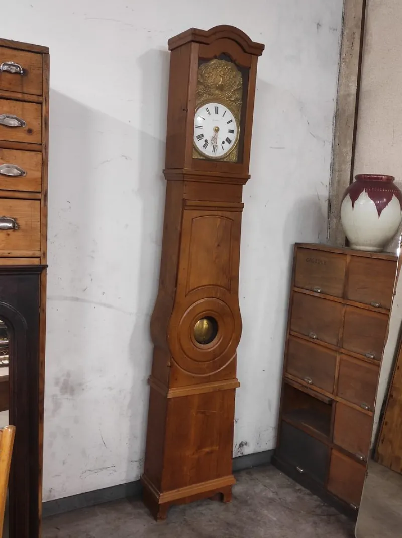 Pamono Comtoise Clock in Fir and Hammered Brass from Befos> Clocks