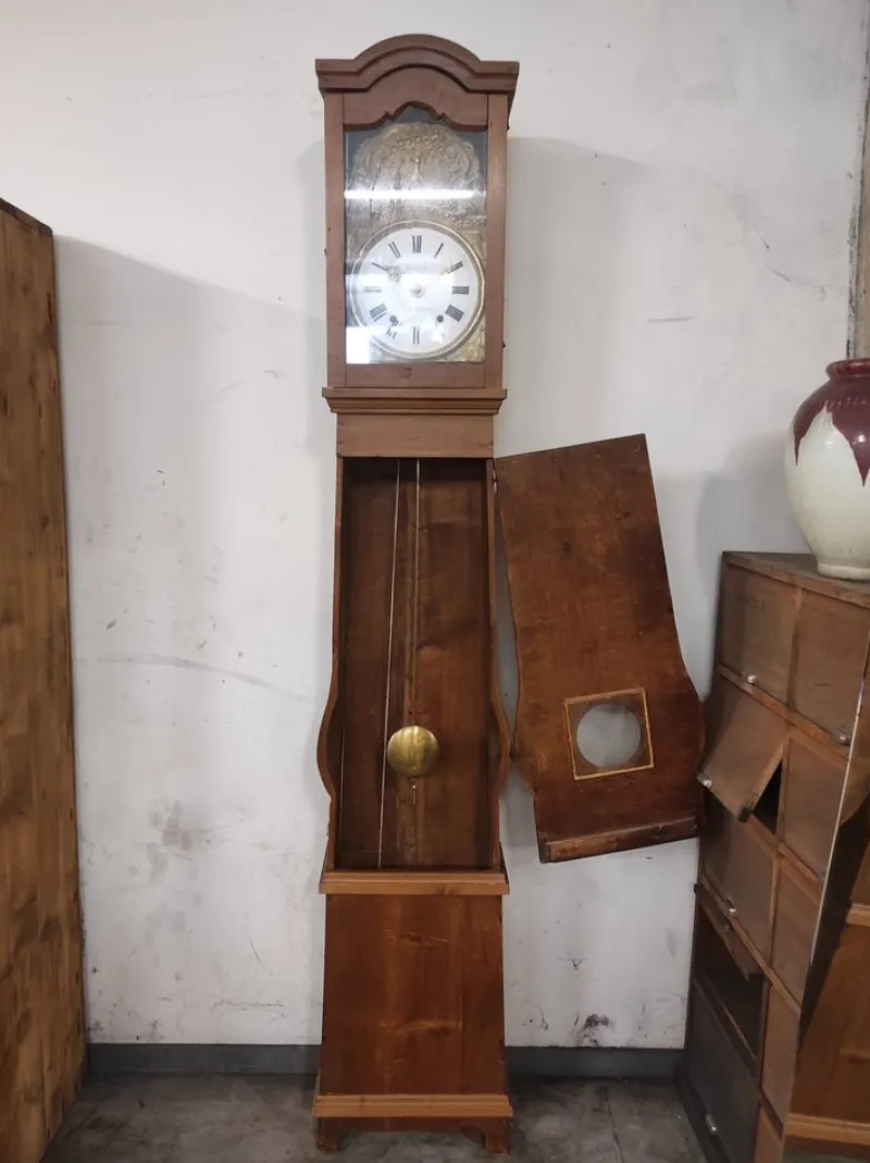 Pamono Comtoise Clock in Fir and Hammered Brass from Befos> Clocks