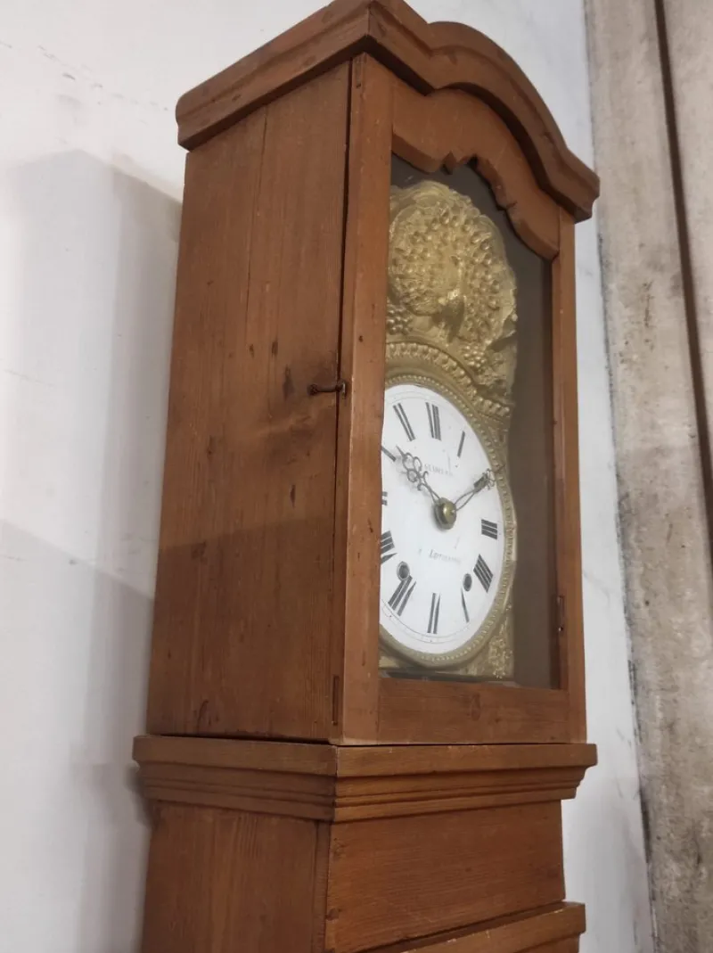 Pamono Comtoise Clock in Fir and Hammered Brass from Befos> Clocks