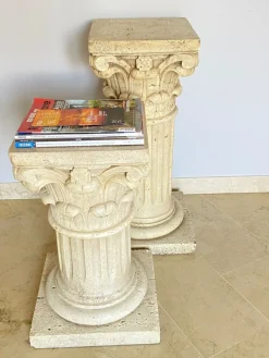 Online Pamono Corinthian Style Columns in Travertine, Italy, 1940s, Set of 2