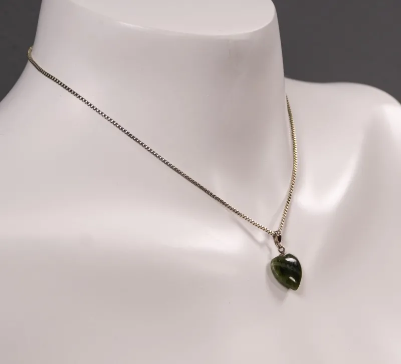 Hot Pamono Costume Necklace with a Green Nephrite Jade Heart, 1960s