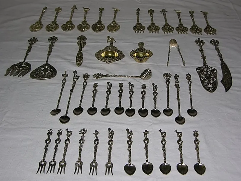 Sale Pamono Cutlery with Heraldic Coats of Arms, Set of 44