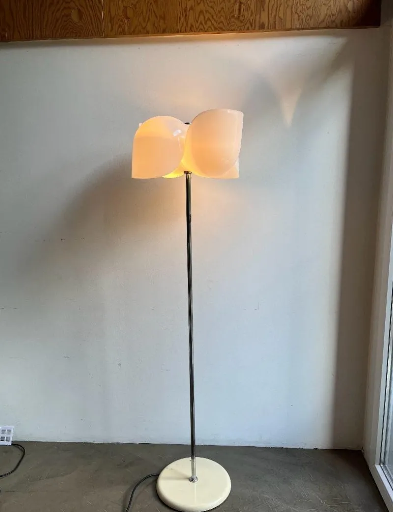 Pamono Dafne Floor Lamp in Acrylic Glass by Olaf von Bohr for Artemide, 1972> Floor Lamps