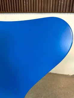 Pamono Danish Blue Series 7 3107 Stackable Dining or Desk Chair by Arne Jacobsen for Fritz Hansen, 1955><noscript><img width=