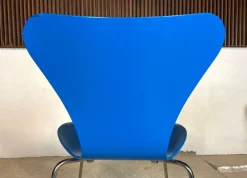 Pamono Danish Blue Series 7 3107 Stackable Dining or Desk Chair by Arne Jacobsen for Fritz Hansen, 1955><noscript><img width=
