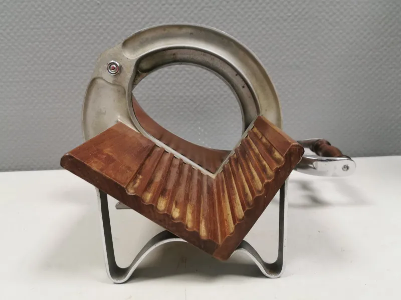 Pamono Danish Bread Cutter in Chrome and Mahogany from Raadvad, 1960s> Cutlery & Serving Utensils