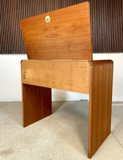 Sale Pamono Danish Dressing Table in Teak with Brass Details and Fold-Out Mirror by Arne Wahl Iversen for Vinde Møbelfabrik, 1960s