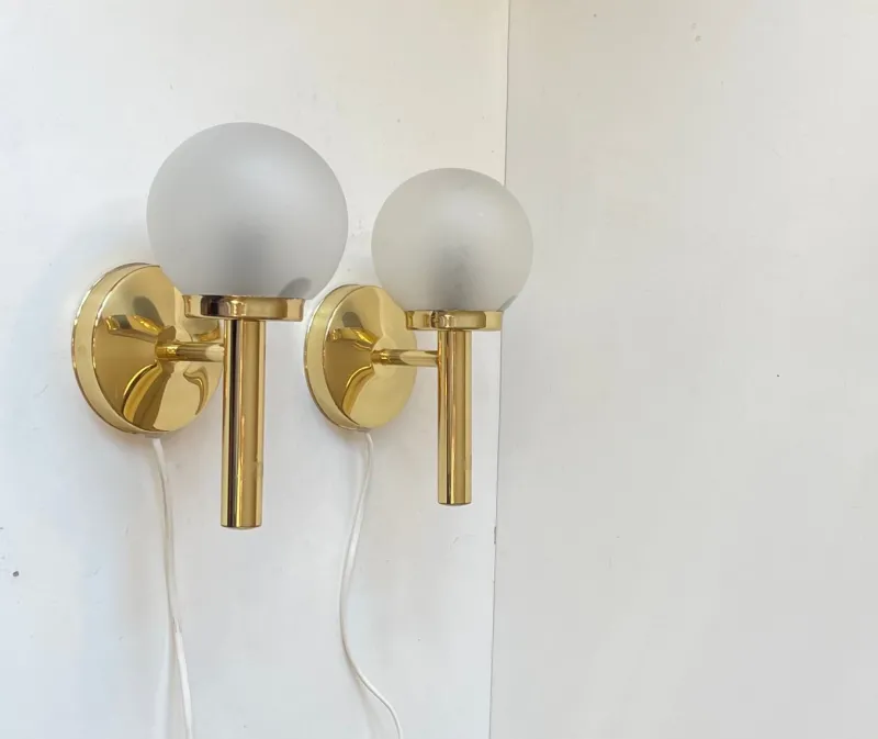 Pamono Danish Modern Brass and Frosted Glass Wall Sconces from Abo Metalkunst, 1970s, Set of 2> Wall Lights & Sconces