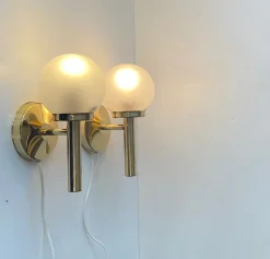 Pamono Danish Modern Brass and Frosted Glass Wall Sconces from Abo Metalkunst, 1970s, Set of 2> Wall Lights & Sconces