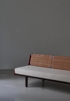 Pamono Danish Modern GE7 Daybed in Teak and Rattan attributed to Hans J. Wegner for Getama, 1950s> Daybeds & Chaises Lounges