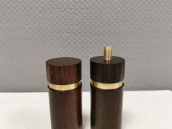 Pamono Danish Salt and Pepper Set in Wenge Wood and Brass by Svend Aage Petersen for Saap 1950s, Set of 2><noscript><img width=