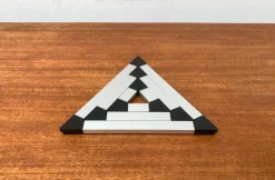 Pamono Danish Triangular Trivet Coasters by Jorgen Meldgaard for Menu, 1980s, Set of 3> Dinnerware Accessories
