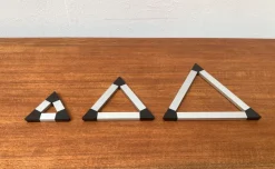 Pamono Danish Triangular Trivet Coasters by Jorgen Meldgaard for Menu, 1980s, Set of 3> Dinnerware Accessories
