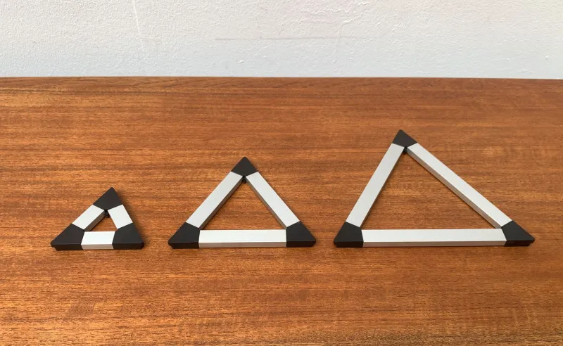 Pamono Danish Triangular Trivet Coasters by Jorgen Meldgaard for Menu, 1980s, Set of 3> Dinnerware Accessories