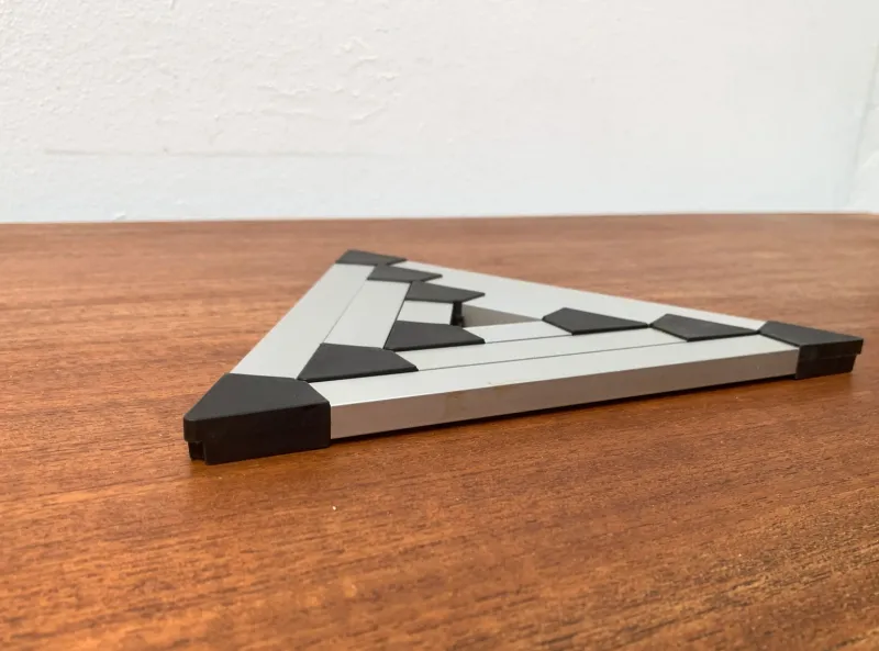 Pamono Danish Triangular Trivet Coasters by Jorgen Meldgaard for Menu, 1980s, Set of 3> Dinnerware Accessories