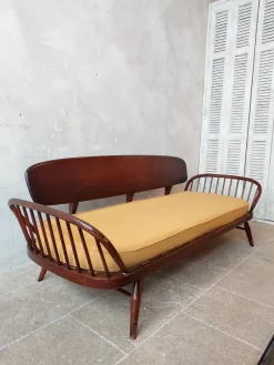 Pamono Daybed Sofa attributed to Lucian Ercolani for Ercol, 1960s><noscript><img width=