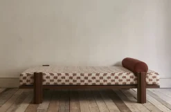 Pamono Daybed with Walnut Structure and Mixed Textile Upholstery with Brass by S+DLH> Seating|Daybeds & Chaises Lounges