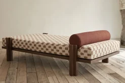 Pamono Daybed with Walnut Structure and Mixed Textile Upholstery with Brass by S+DLH><noscript><img width=