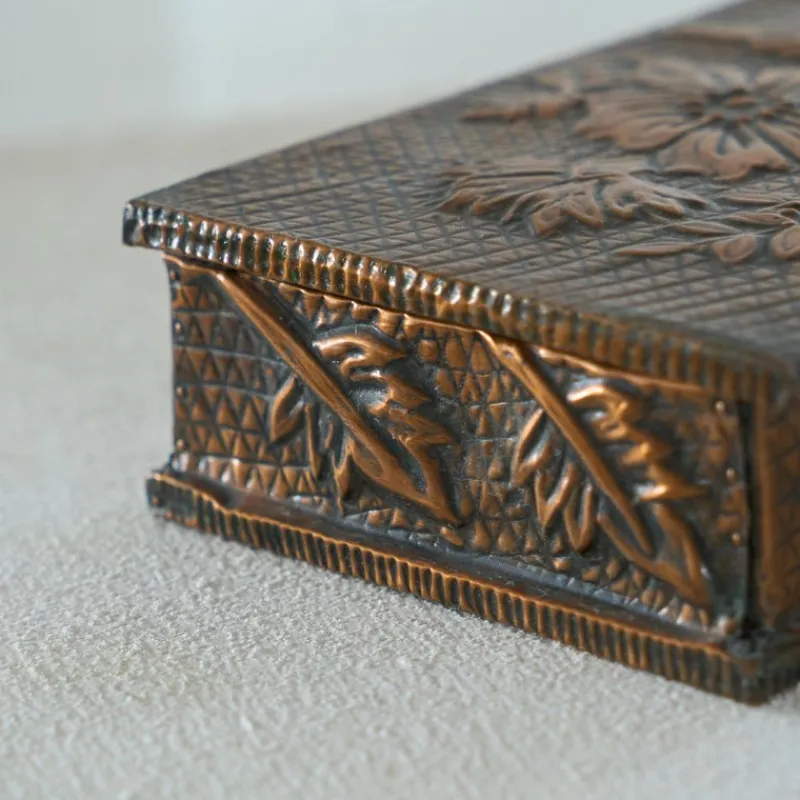 Hot Pamono Decorative Art Deco Box in Hand Hammered Copper, 1930s