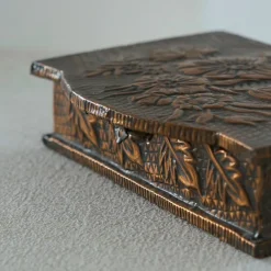 Hot Pamono Decorative Art Deco Box in Hand Hammered Copper, 1930s