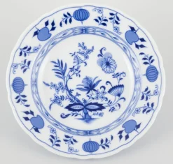 Pamono Deep Porcelain Plates in Blue Onion Pattern from Bavaria, Germany, Set of 6><noscript><img width=