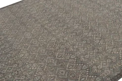 Pamono Distressed Tribal Style Rug with Geometric Pattern from R&K Principal Jahanshah Nazmiyal><noscript><img width=