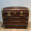 Pamono Domed Travel Trunk in Leather, Wood and Brass, 1890s> Trunks Crates & Baskets