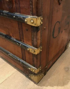 Pamono Domed Travel Trunk in Leather, Wood and Brass, 1890s><noscript><img width=