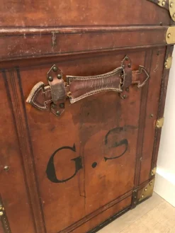 Pamono Domed Travel Trunk in Leather, Wood and Brass, 1890s><noscript><img width=