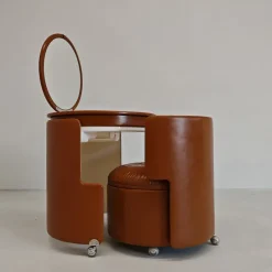 Pamono Dressing Table with Dilly Dally Brown Leather Armchair by Luigi Massoni for Frau, 1970s, Set of 2><noscript><img width=