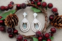 Pamono Drop-Shaped 18 Karat Gold Earrings with Brilliant-Cut Diamonds and Aquamarines, Set of 2><noscript><img width=