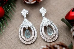 Pamono Drop-Shaped 18 Karat Gold Earrings with Brilliant-Cut Diamonds and Aquamarines, Set of 2><noscript><img width=