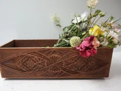 Hot Pamono Dutch Chip Carved Wooden Planter Folk Art, 1890s