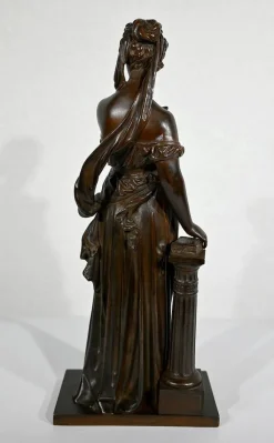 Clearance Pamono E. Bouret, Sculpture of a Woman, 19th-Century, Bronze