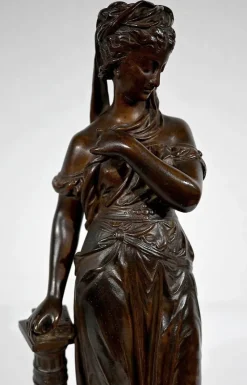 Clearance Pamono E. Bouret, Sculpture of a Woman, 19th-Century, Bronze
