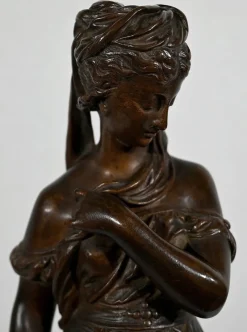 Clearance Pamono E. Bouret, Sculpture of a Woman, 19th-Century, Bronze
