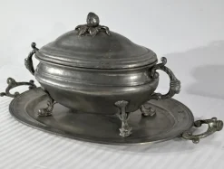 Pamono Early 20th Century Tureen and Tray in Fine Pewter by L. Houzeaux, 1930s, Set of 2><noscript><img width=