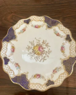 Pamono Edwardian Hand Painted Wedgwood Shaped Plates, 1900s, Set of 2> Dinner Plates & Bowls