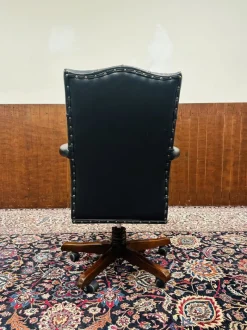 Online Pamono English Black Chesterfield President Chair