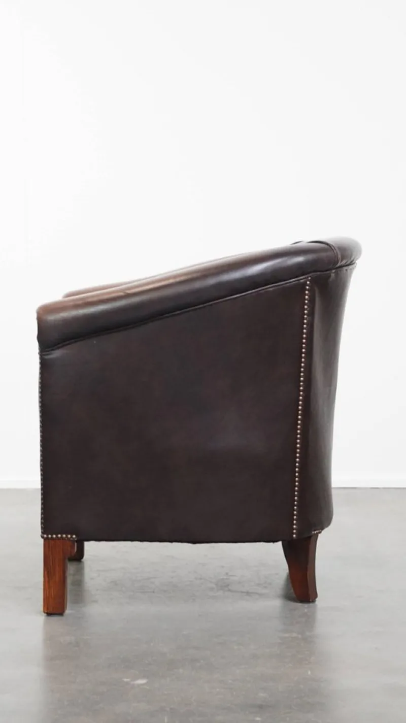 Pamono English Cowhide Club Armchair in Dark Color