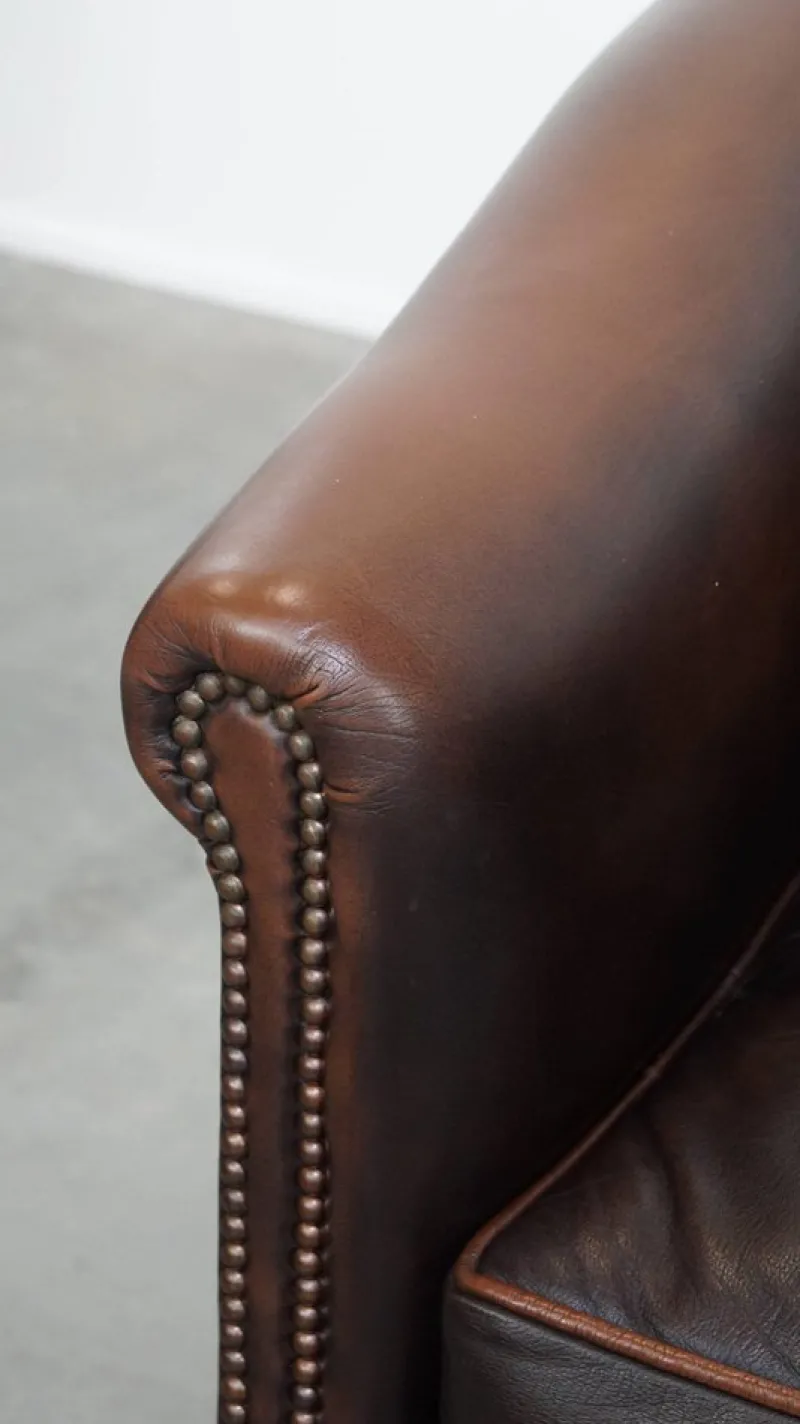 Pamono English Cowhide Club Armchair in Dark Color