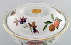 Best Pamono English Large Evesham Lidded Tureen in Porcelain from Royal Worcester, 1980s