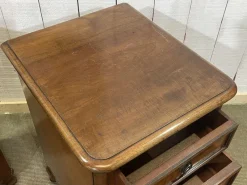 Pamono English Mahogany Bedside Tables, Early 20th Century, Set of 2><noscript><img width=