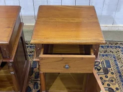 Pamono English Mahogany Bedside Tables, Set of 2><noscript><img width=