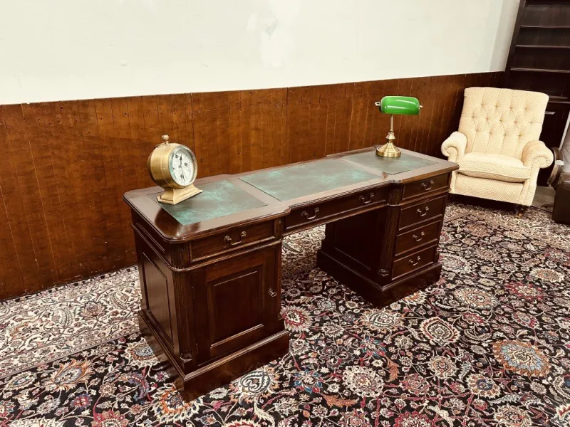 Discount Pamono English Narrow Chesterfield Desk