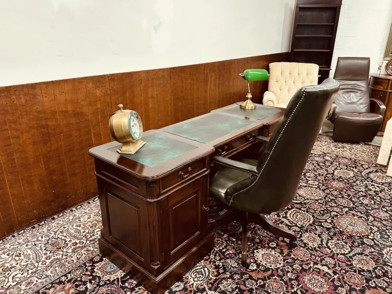 Discount Pamono English Narrow Chesterfield Desk