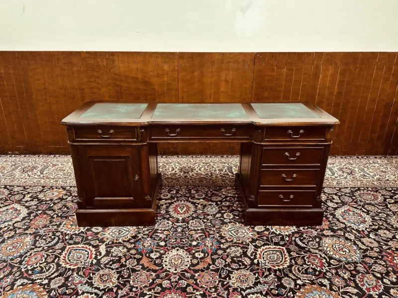 Discount Pamono English Narrow Chesterfield Desk